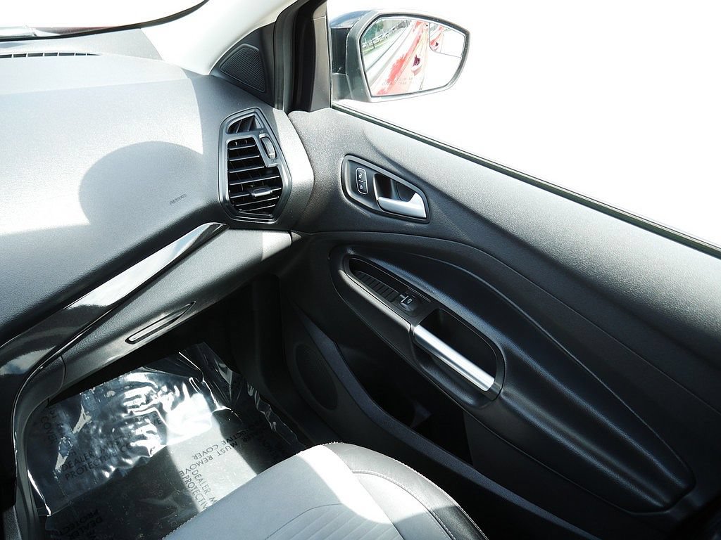 Used 2019 Ford Escape SE AWD/4WD image 25
