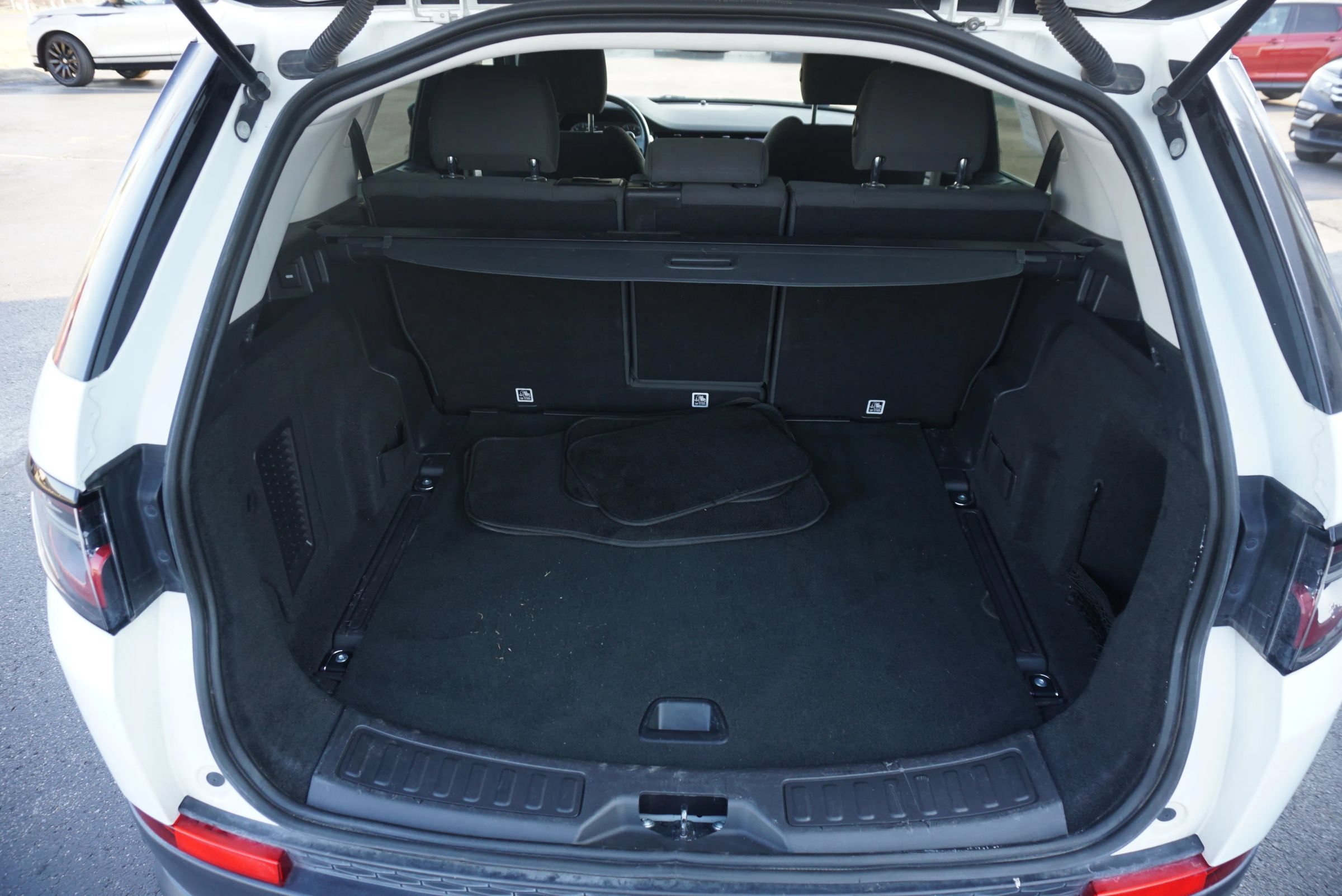 Used 2020 Land Rover Discovery Sport AWD/4WD image 19