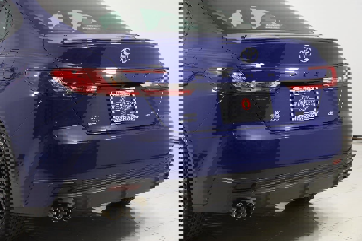 Used 2025 Toyota Camry SE image 22