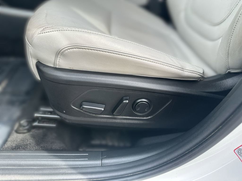 Used 2024 Hyundai Tucson Limited AWD/4WD image 14