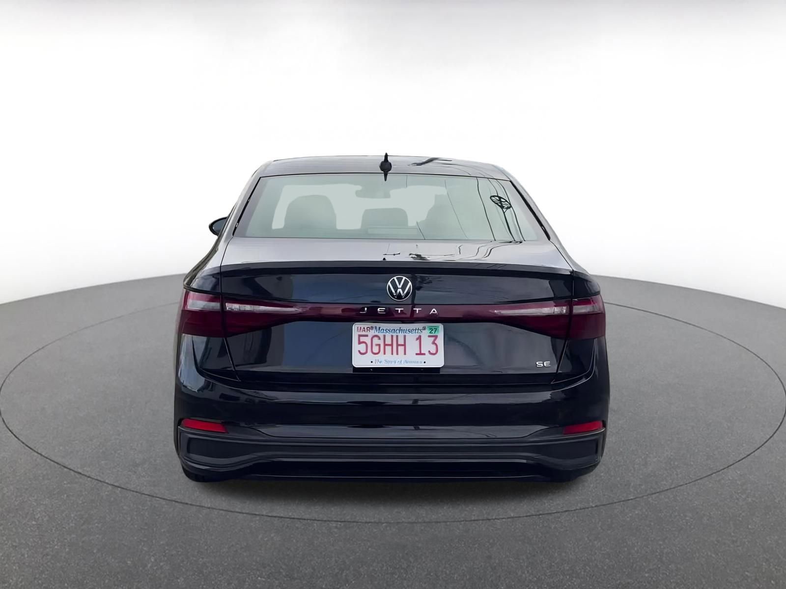 Used 2025 Volkswagen Jetta SE image 12