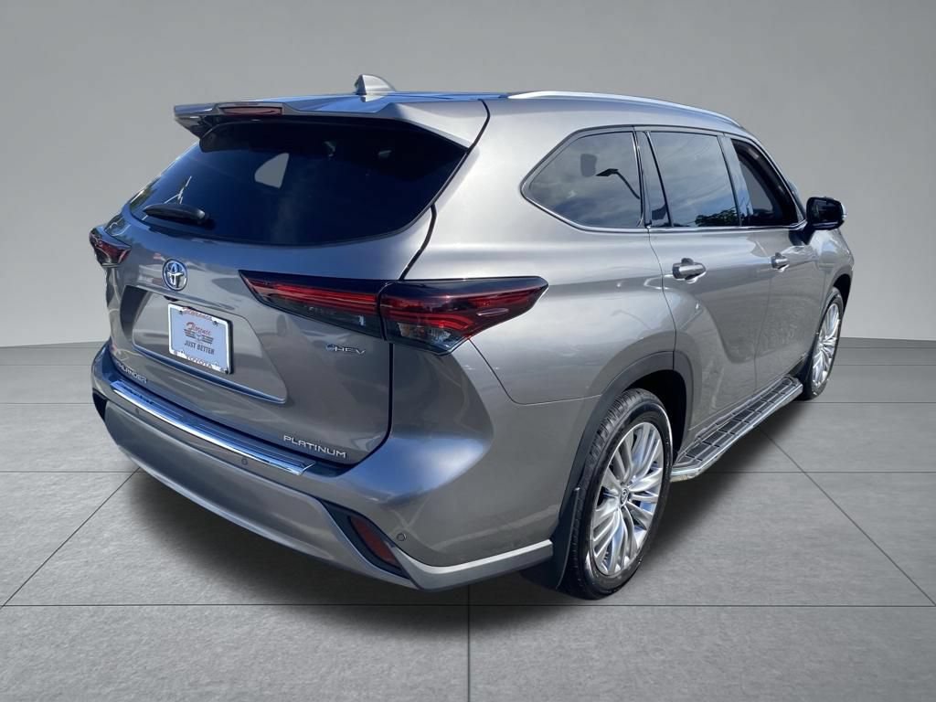 Used 2025 Toyota Highlander Platinum AWD/4WD image 18