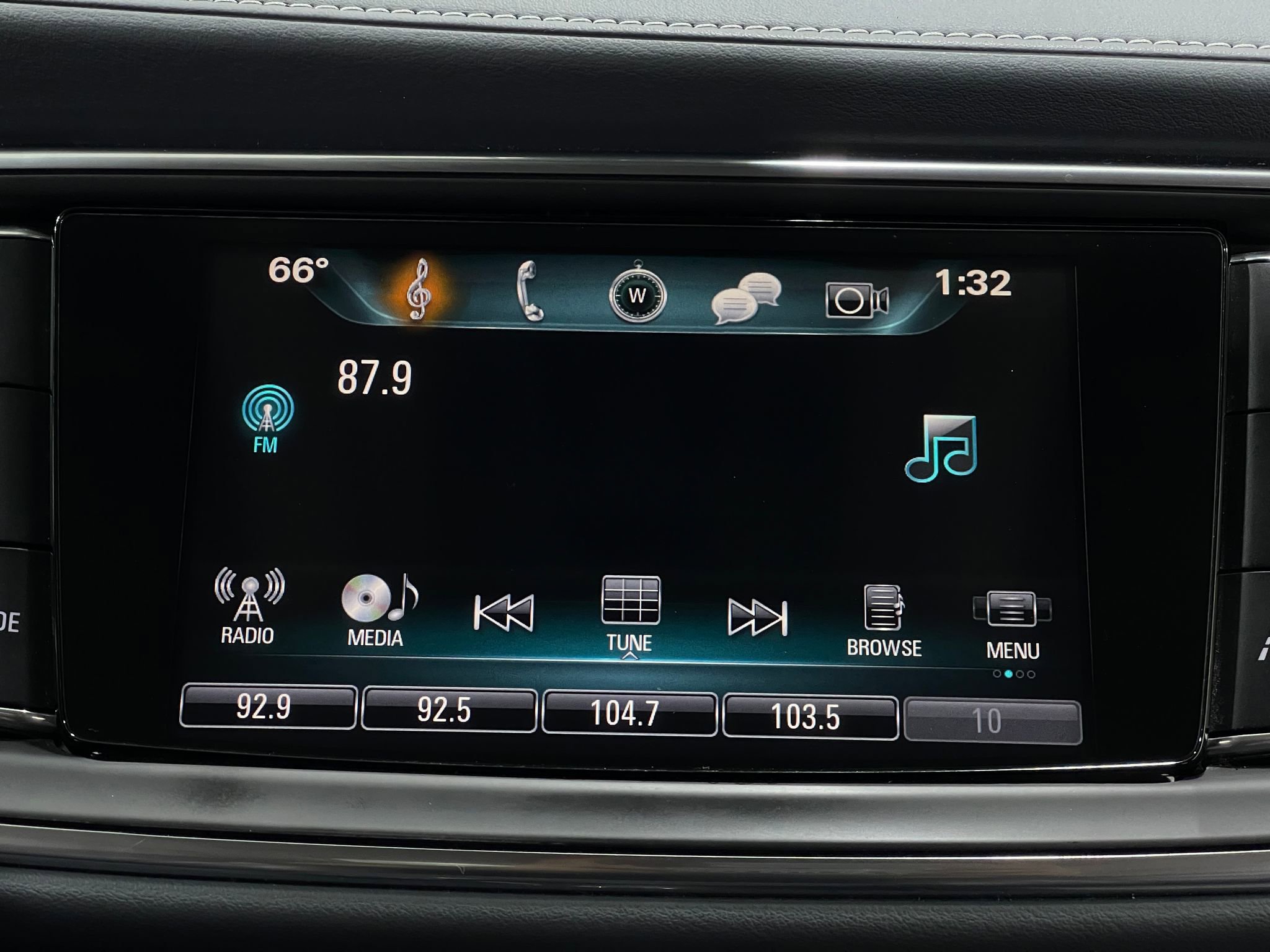 Used 2019 Buick Enclave Premium w/ Experience Buick Package FWD image 26