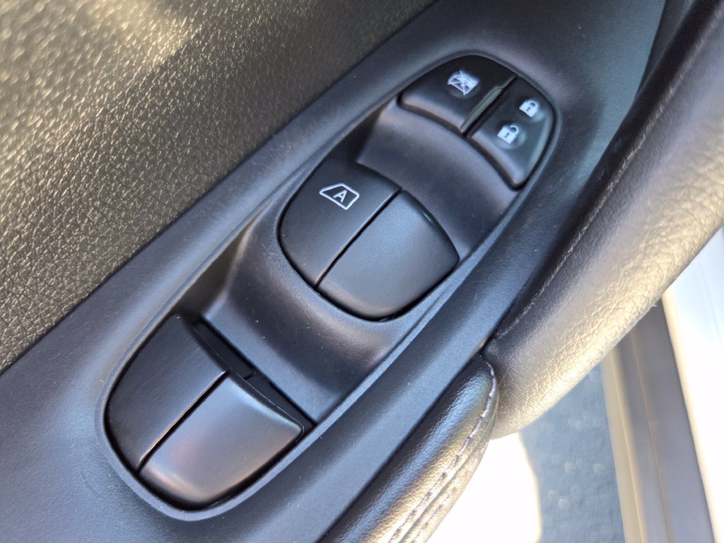 Used 2019 Nissan Rogue SL w/ Premium Package AWD/4WD image 32