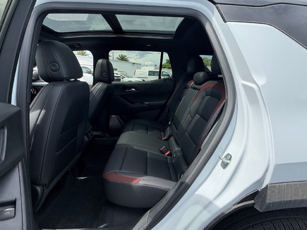 New 2027 Chevrolet Equinox RS w/ Convenience Package III FWD image 10