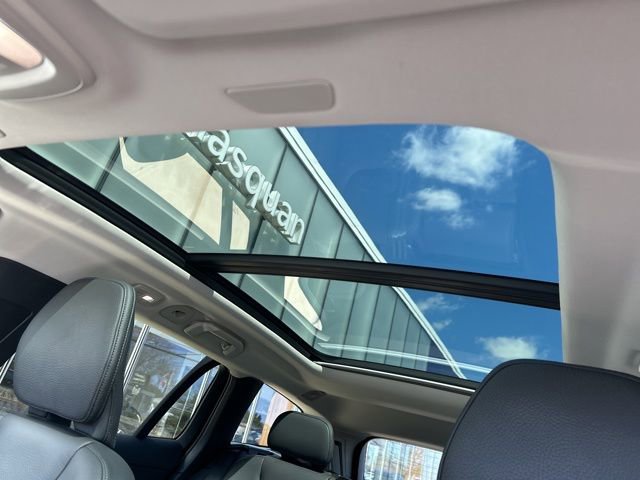 Certified 2025 Volvo V60 B5 Cross Country Plus AWD/4WD image 27