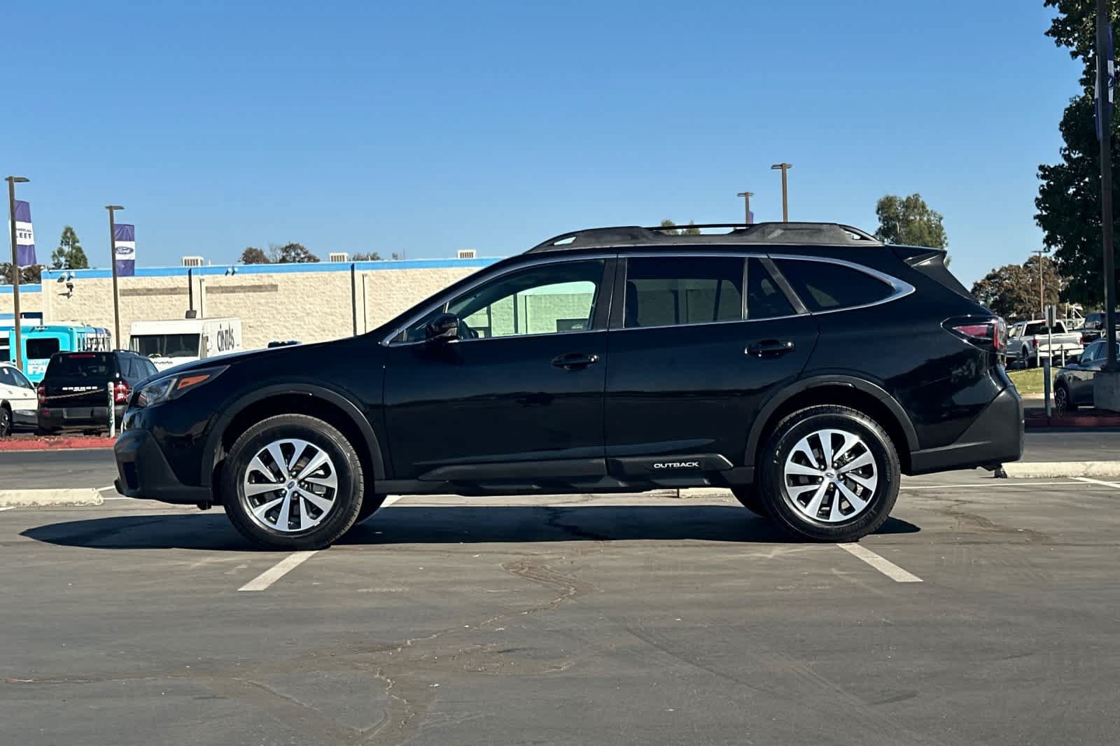 Used 2022 Subaru Outback Premium AWD/4WD image 6