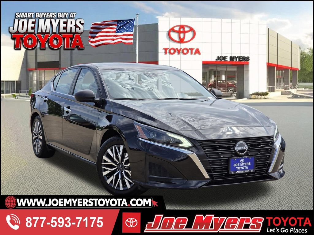 Used 2024 Nissan Altima 2.5 SV FWD image 1
