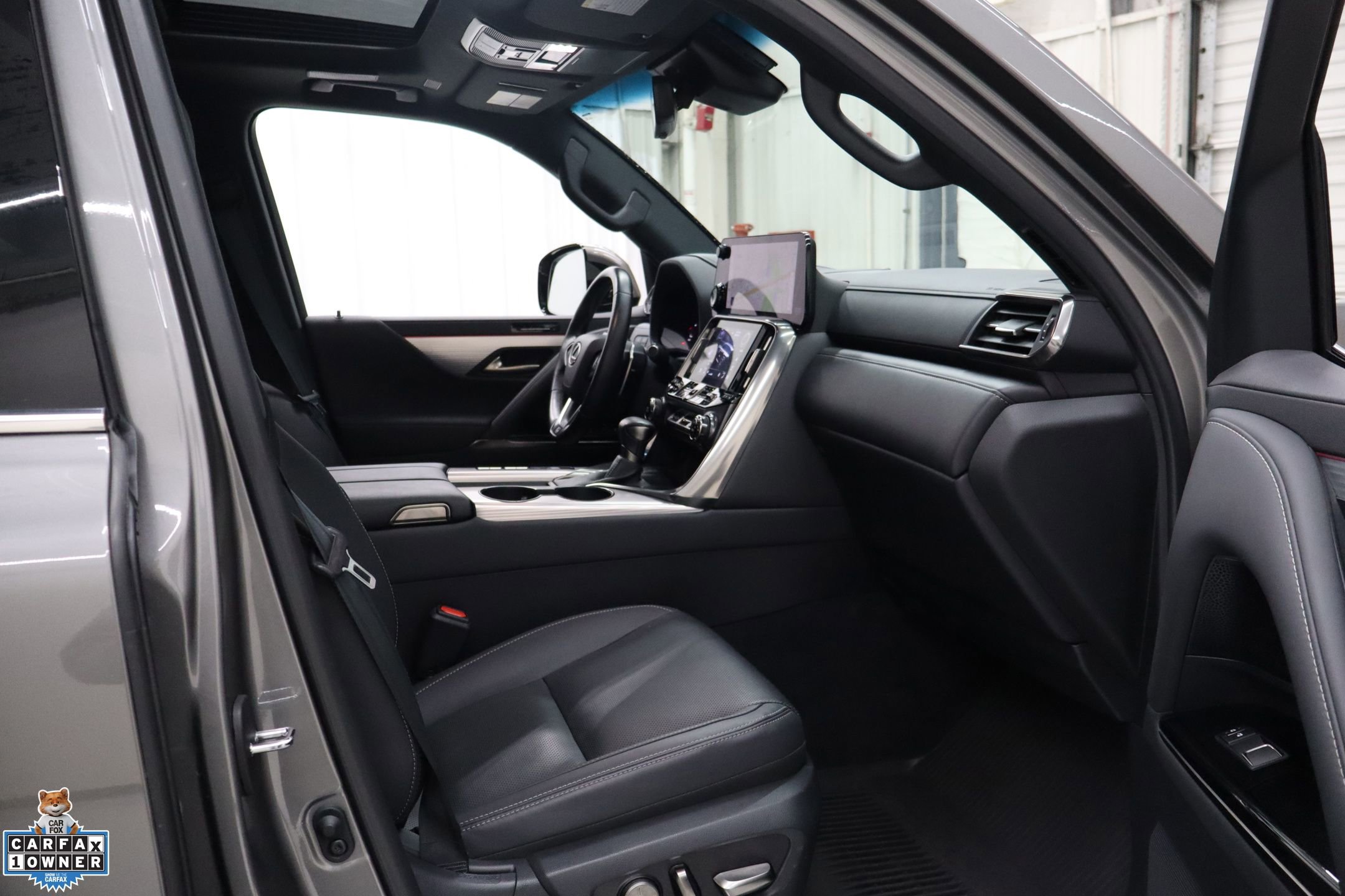 Used 2024 Lexus LX 600 F Sport image 35