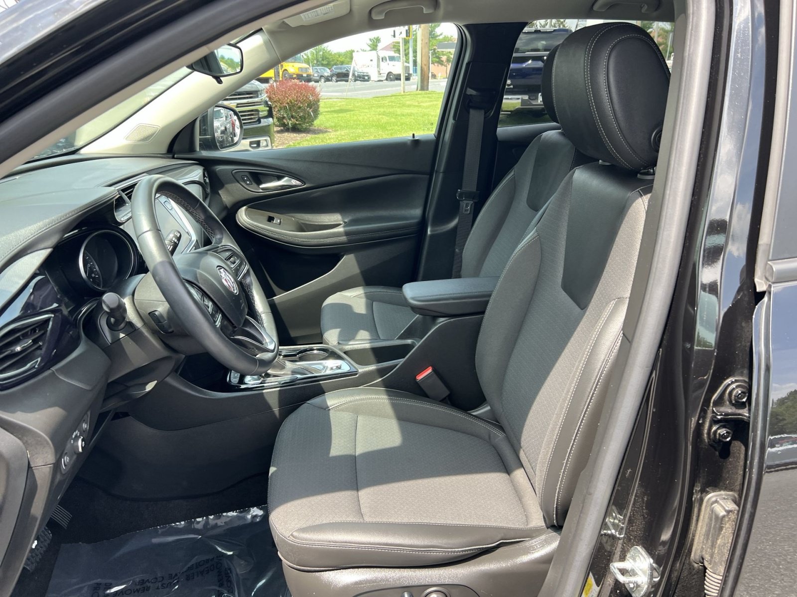 Used 2023 Buick Encore GX Preferred w/ Cold Weather Comfort Package AWD/4WD image 13