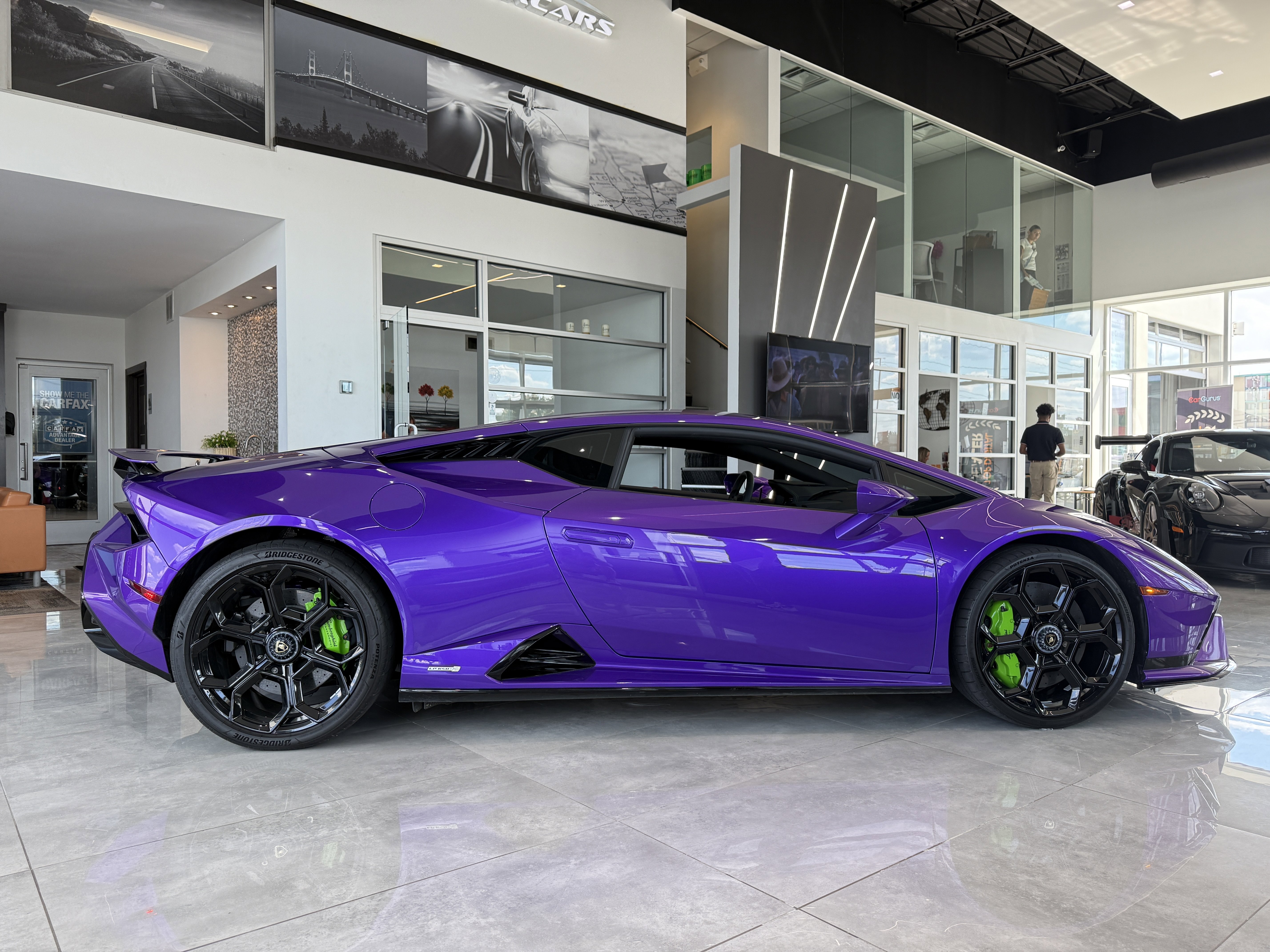 Used 2023 Lamborghini Huracan Tecnica image 5