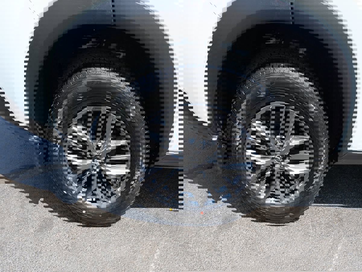 Used 2021 Nissan Rogue S image 37