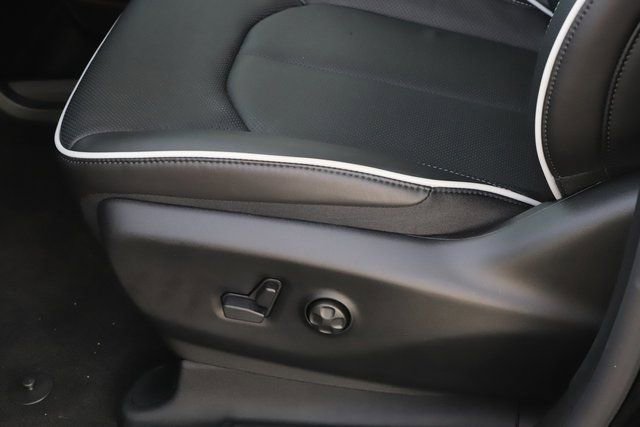 New 2026 Chrysler Pacifica Limited w/ S Appearance Package image 15