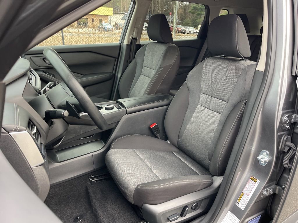 Used 2024 Nissan Rogue SV image 18