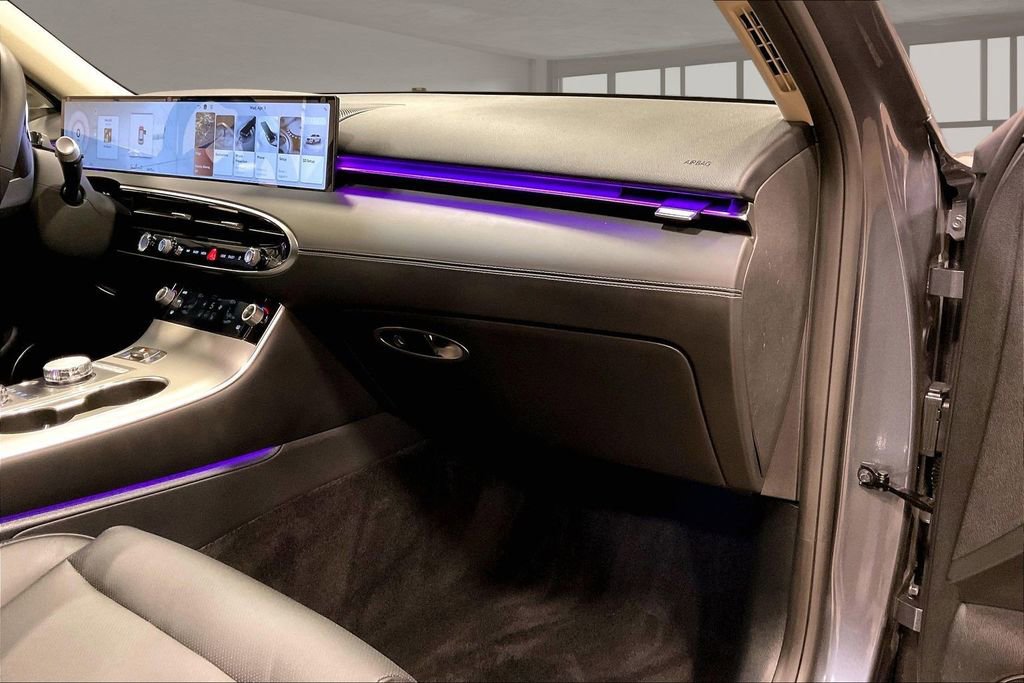 Used 2026 Genesis GV70 2.5T Select image 25