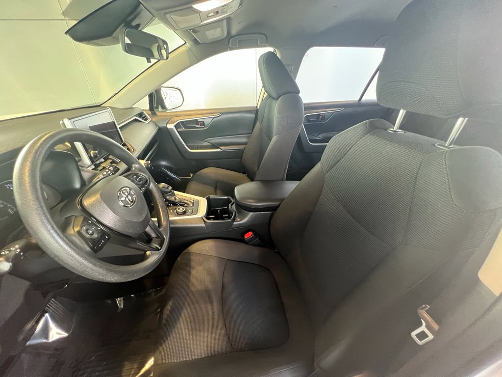 Used 2025 Toyota RAV4 LE image 14