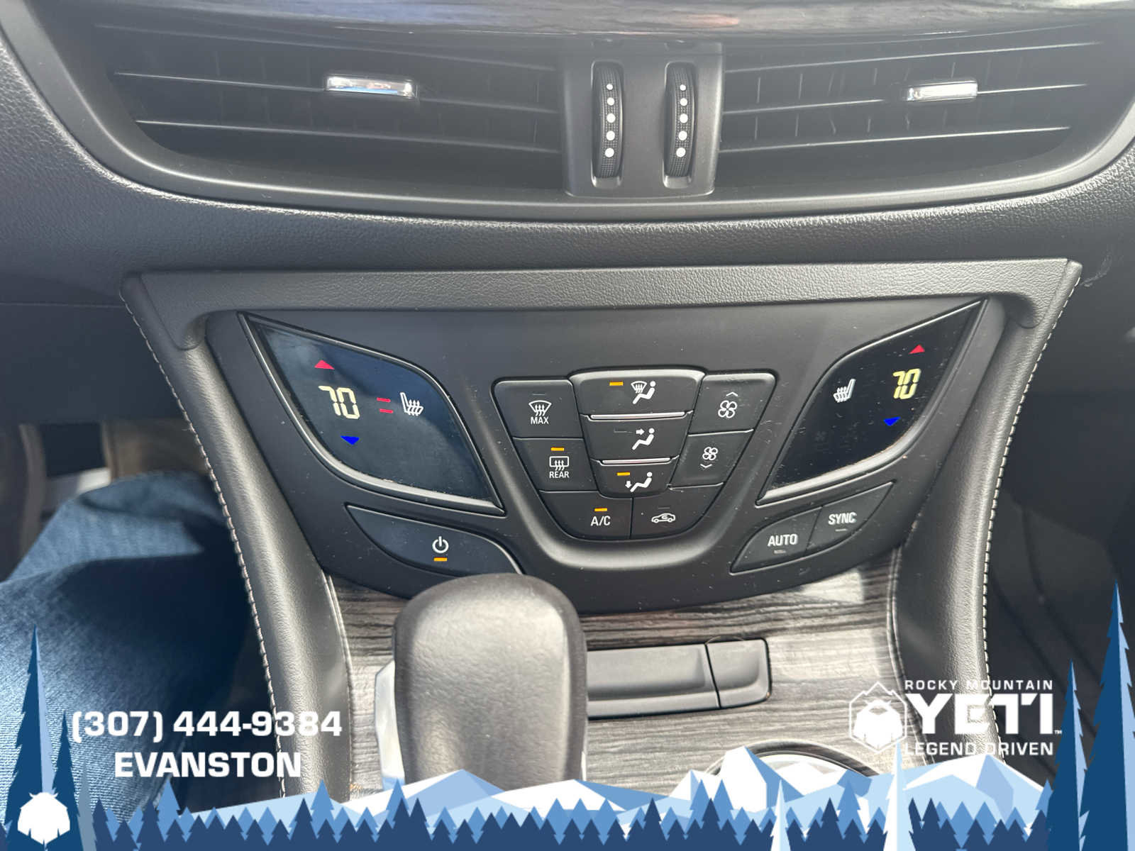 Used 2018 Buick Envision Essence AWD/4WD image 28