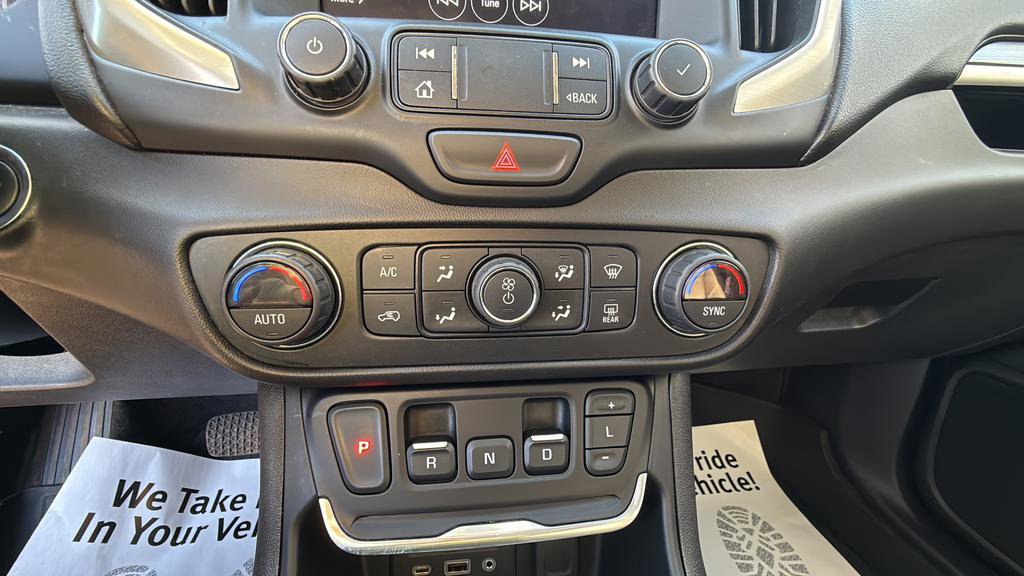 Used 2021 GMC Terrain SLT w/ Elevation Edition image 24