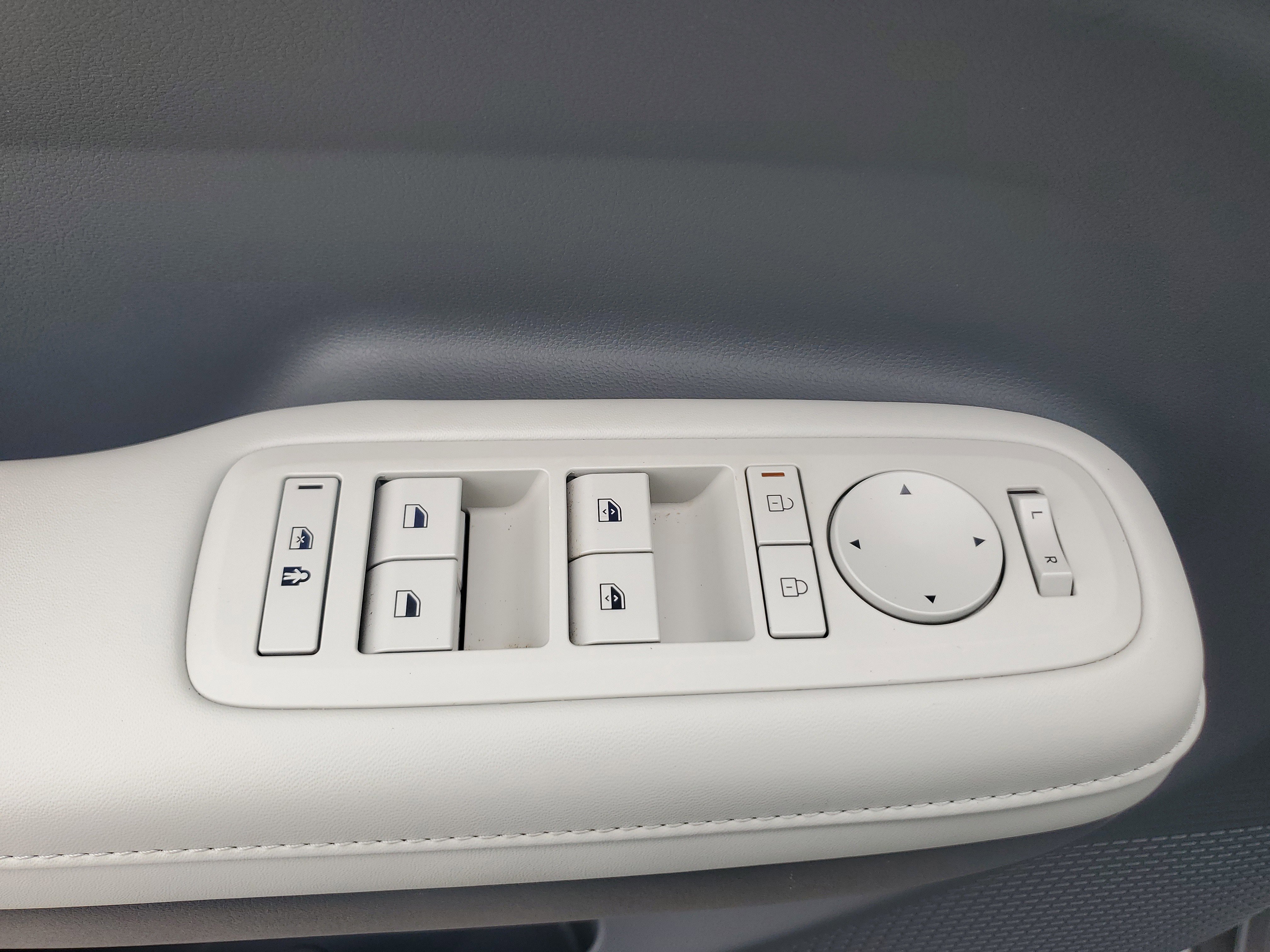 Used 2025 Hyundai Santa Fe SEL image 29