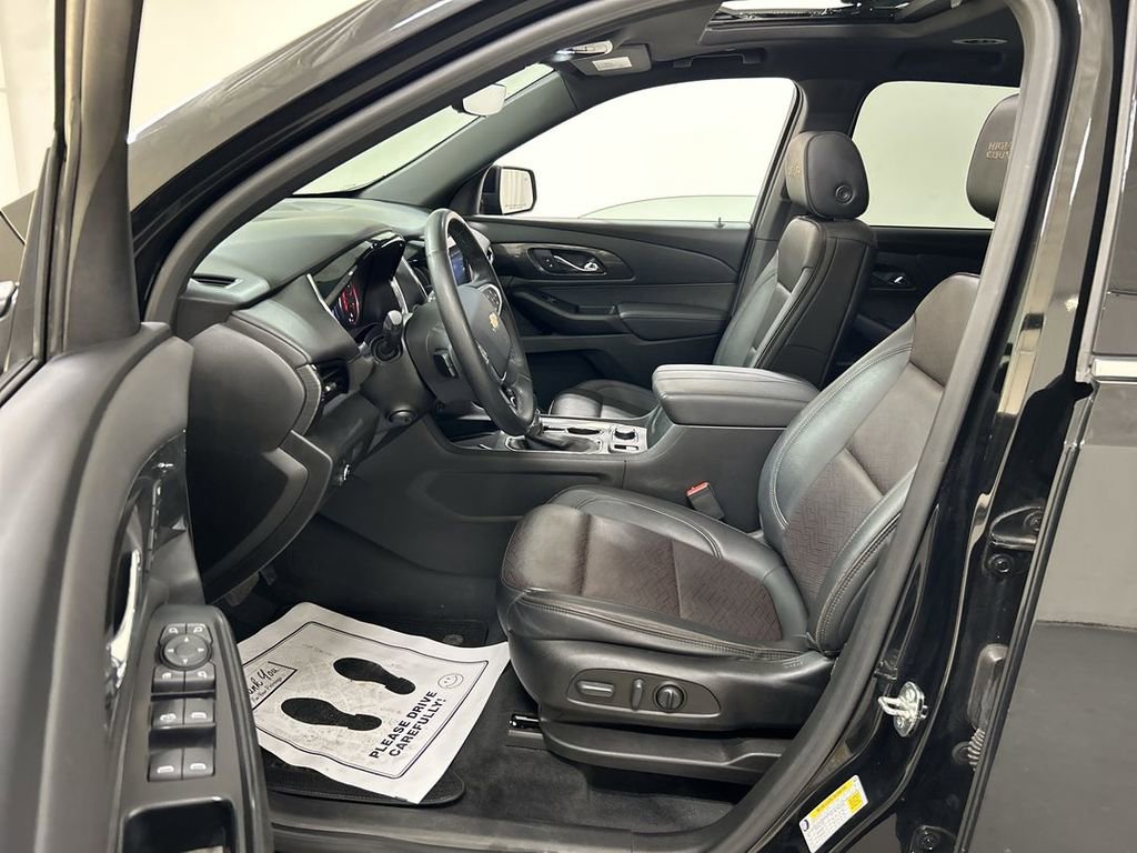 Used 2023 Chevrolet Traverse High Country w/ LPO, Floor Liner Package AWD/4WD image 9