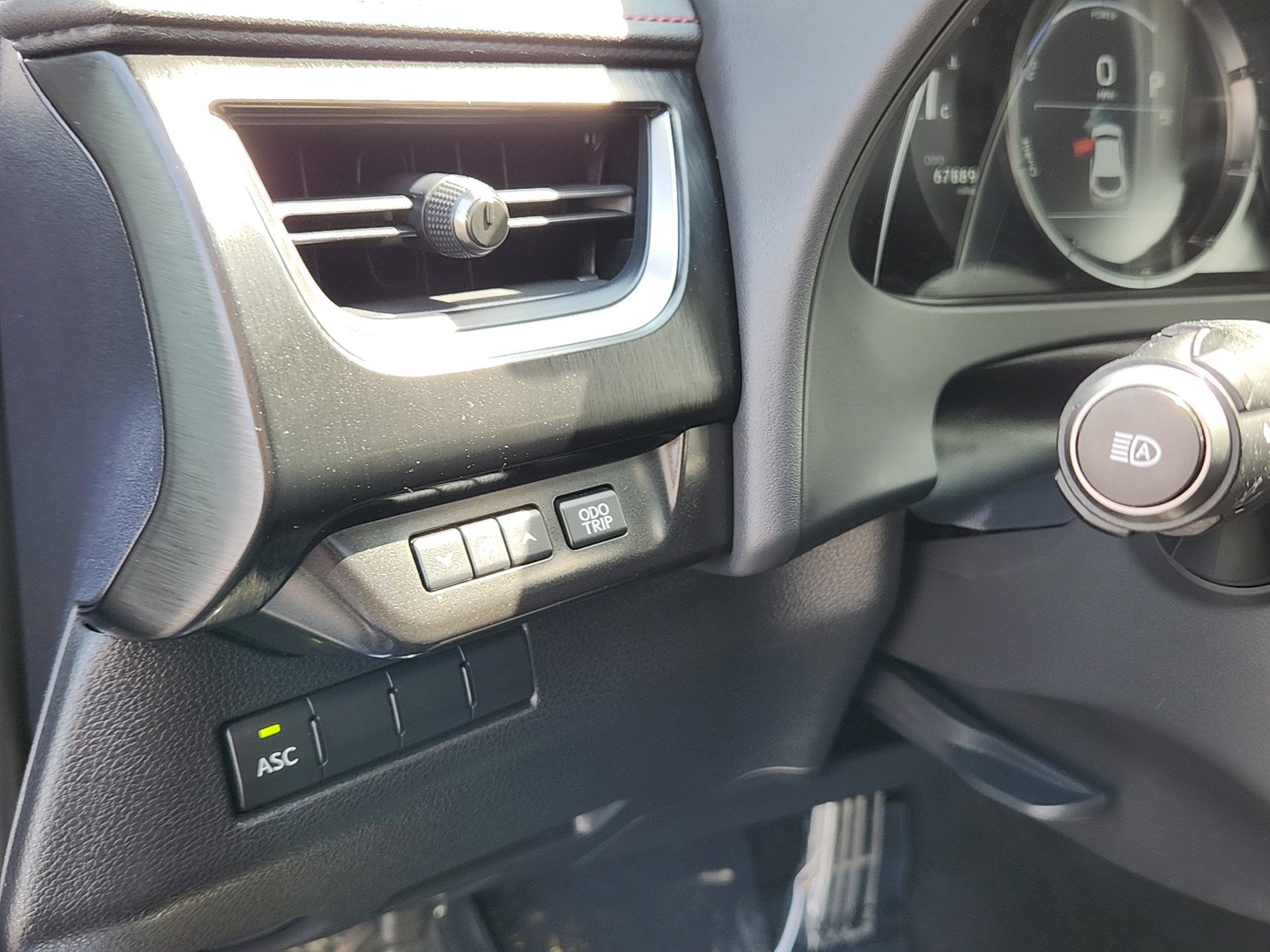 Used 2019 Lexus UX 250h F Sport image 12