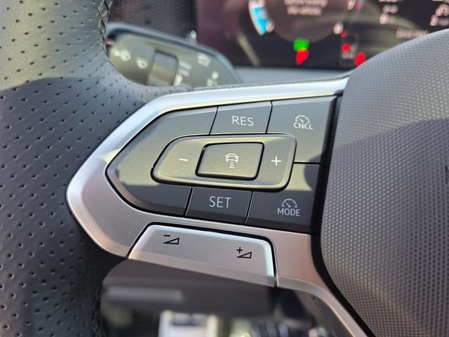 New 2026 Volkswagen Tiguan SE R-Line FWD image 24