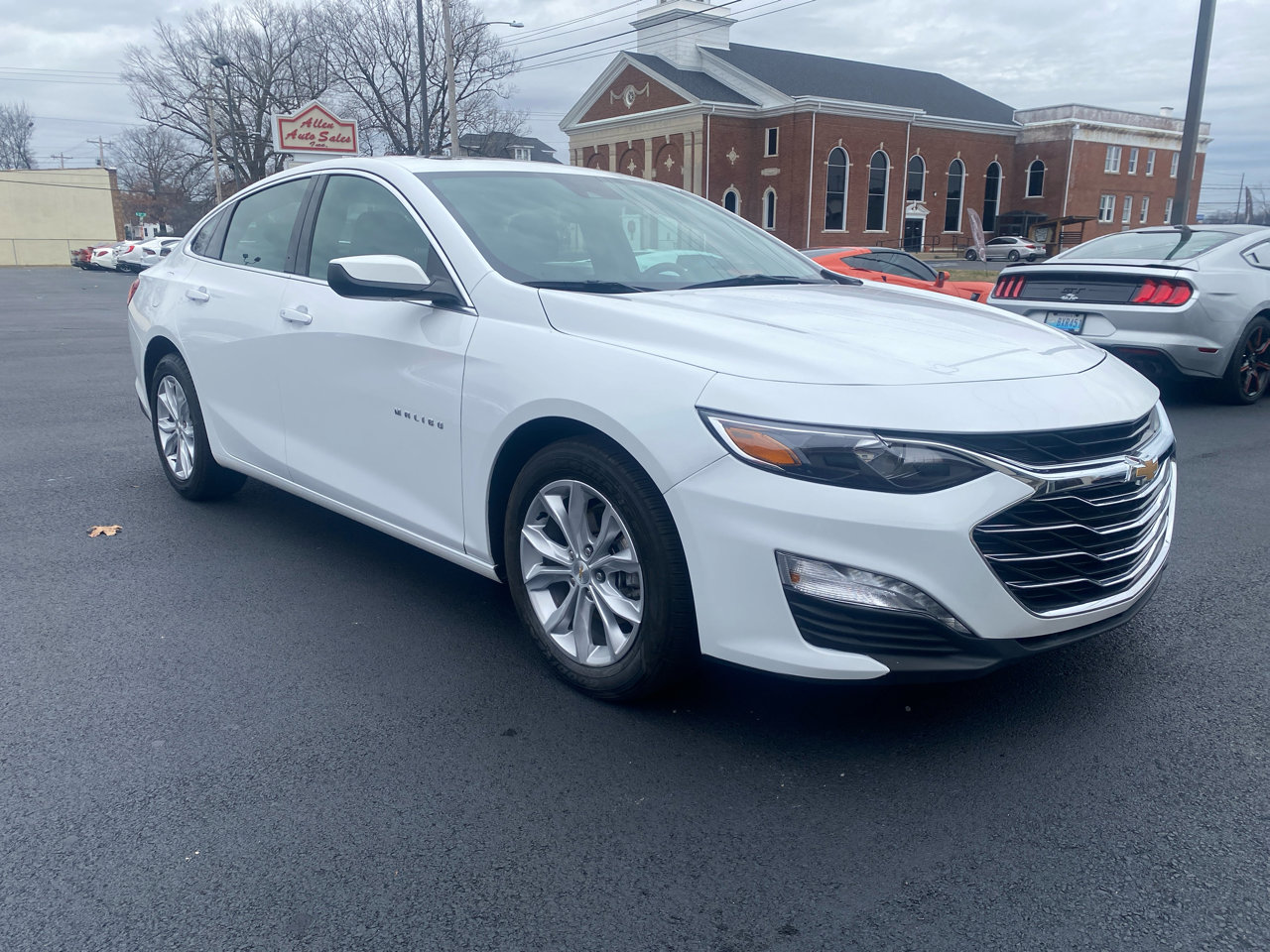 Used 2024 Chevrolet Malibu LT image 3