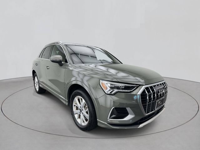 Used 2023 Audi Q3 2.0T Premium w/ Convenience Package AWD/4WD image 4