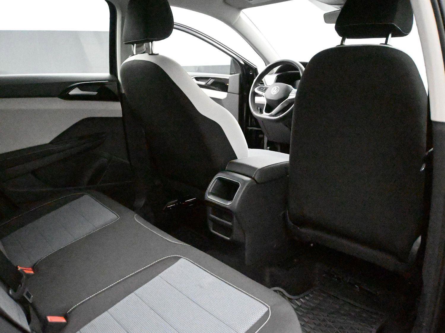 Certified 2025 Volkswagen Taos S w/ Taos Adventure Package (SXB) AWD/4WD image 19