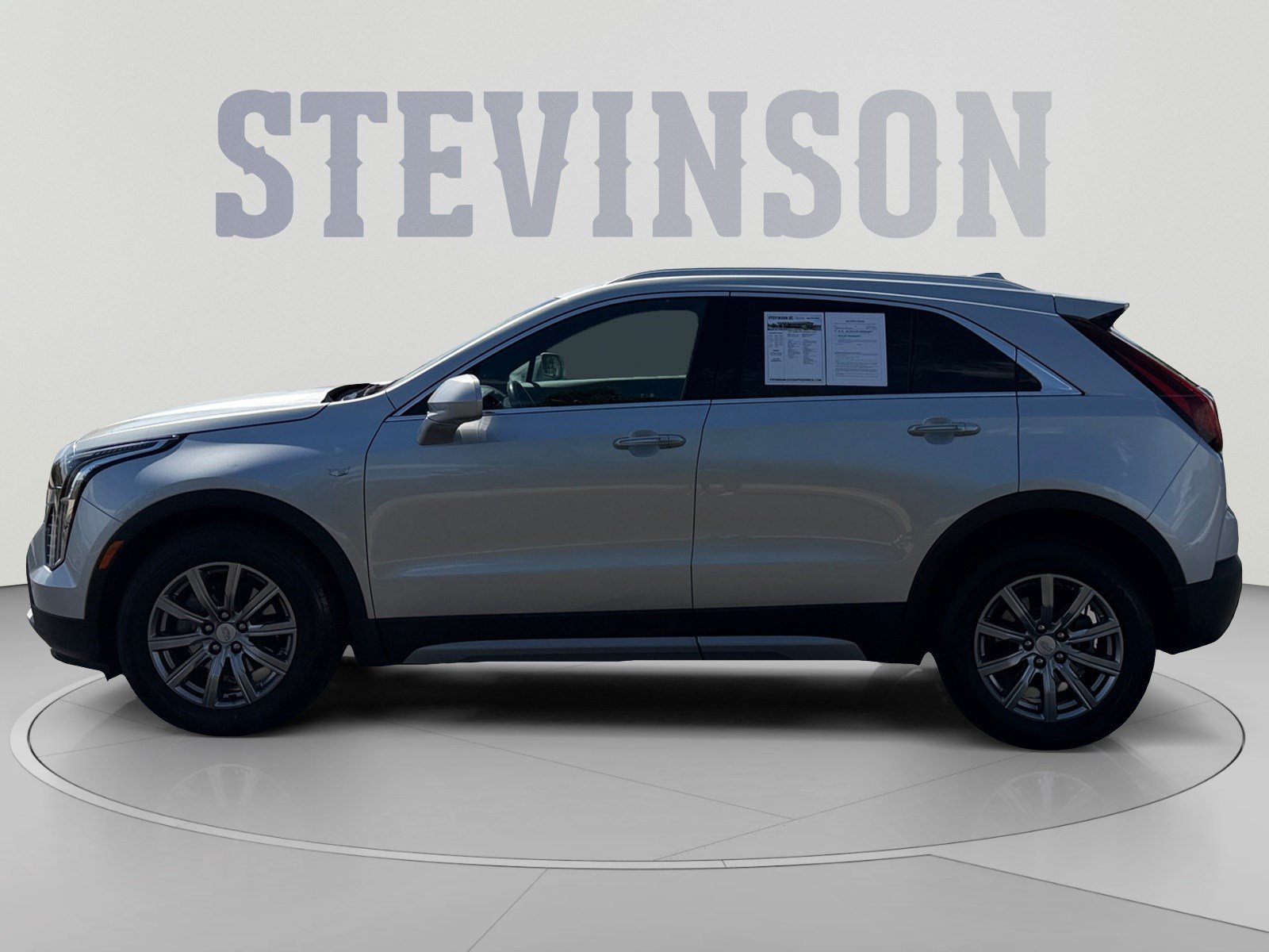 Used 2020 Cadillac XT4 Premium Luxury w/ Cold Weather Package AWD/4WD image 2