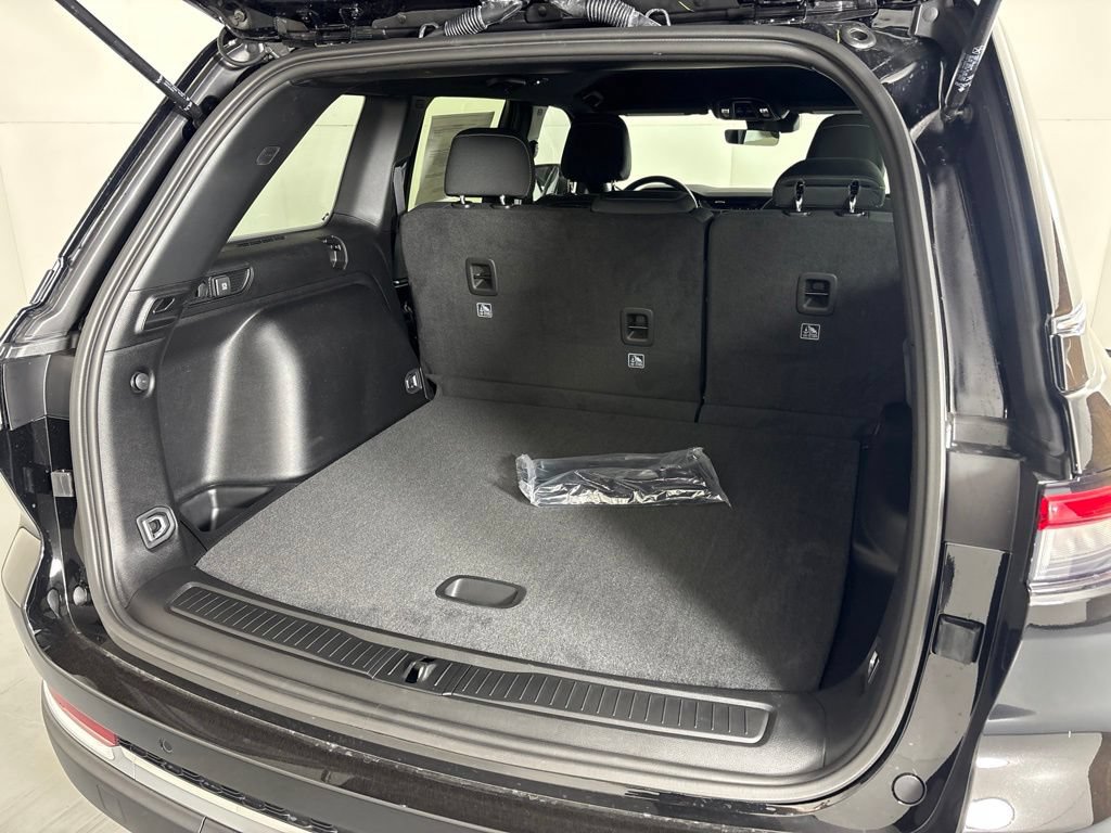 New 2026 Jeep Grand Cherokee Laredo RWD image 20