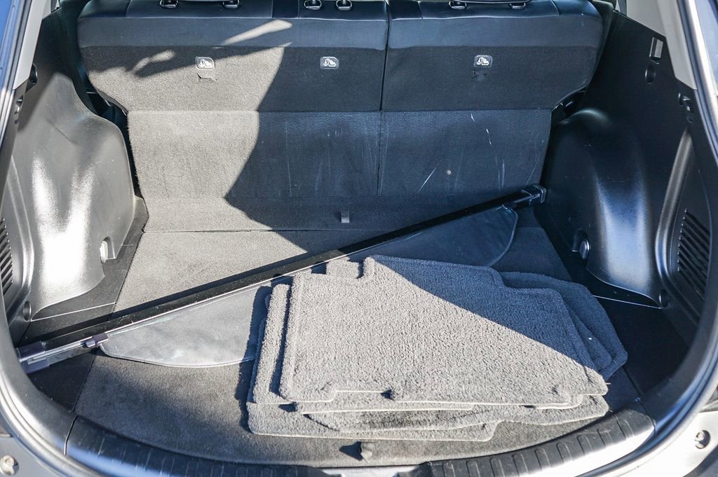 Used 2015 Toyota RAV4 Limited image 28