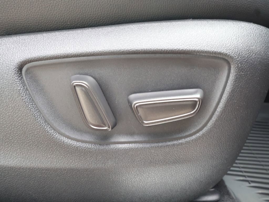 Used 2020 Toyota Highlander Limited w/ Protection Package #3 image 38