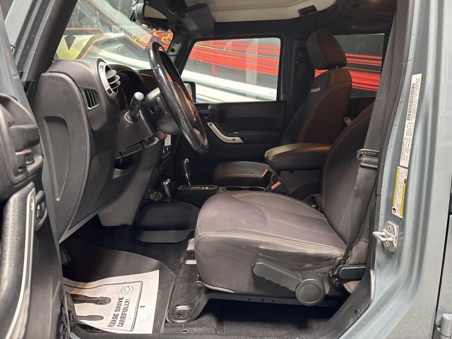 Used 2014 Jeep Wrangler Unlimited Sahara w/ Max Tow Package image 5