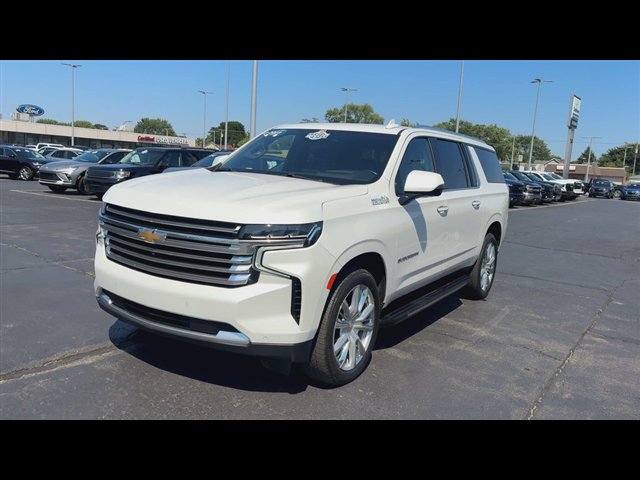 Certified 2023 Chevrolet Suburban High Country AWD/4WD image 4