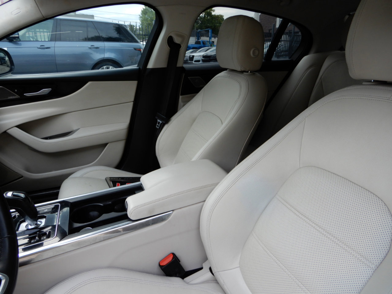 Used 2020 Jaguar XE S image 13