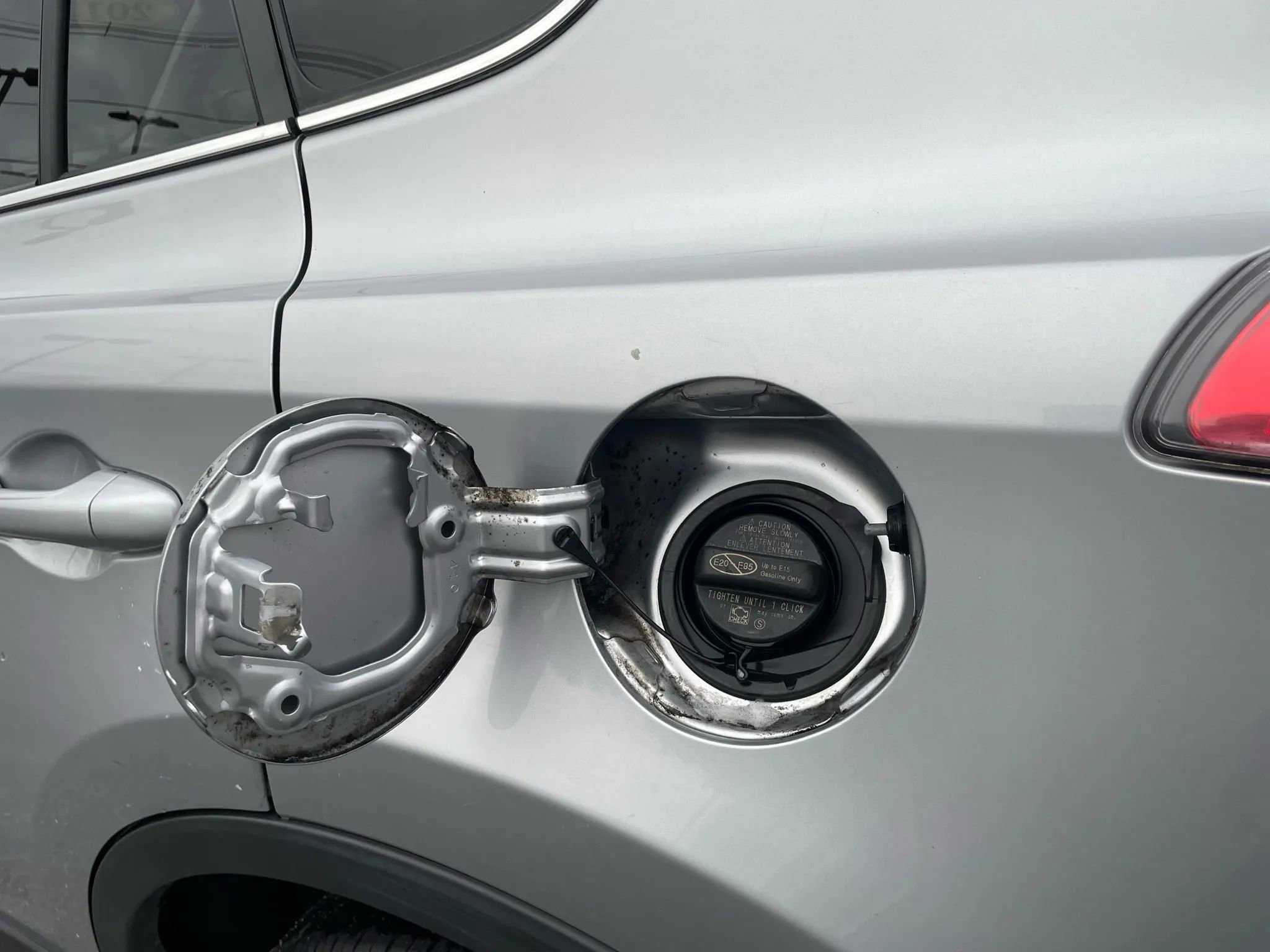 Used 2018 Toyota RAV4 LE w/ Carpet Mat Package image 46