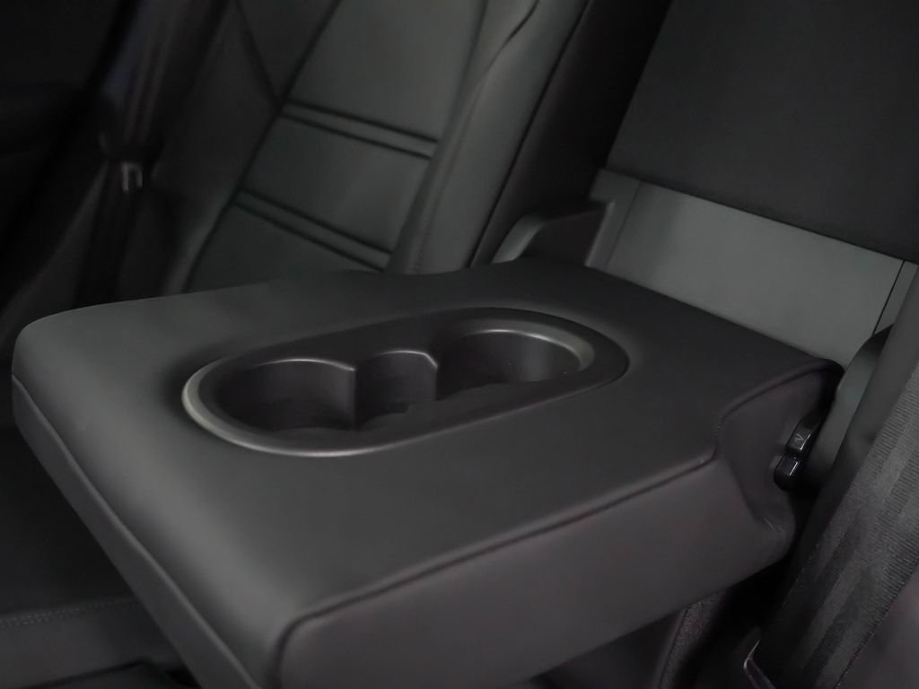 Used 2025 Porsche Cayenne Coupe AWD/4WD image 13