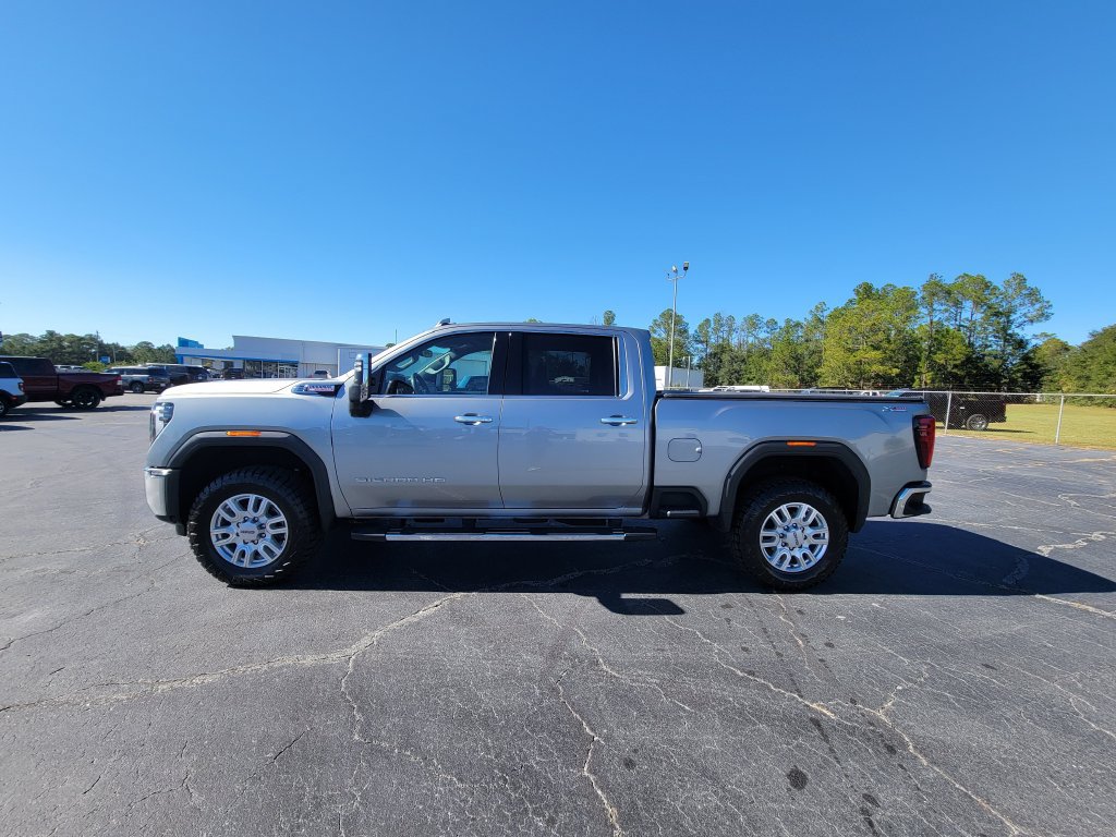 Used 2024 GMC Sierra 2500 SLT w/ SLT Premium Package AWD/4WD image 2
