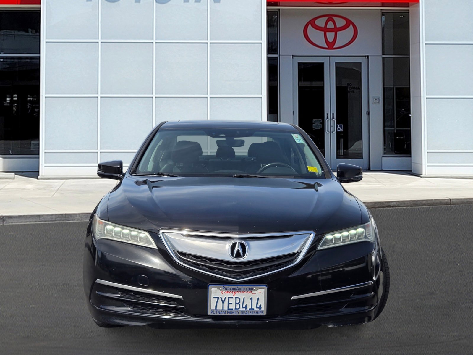 Used 2017 Acura TLX w/ Technology Package image 2