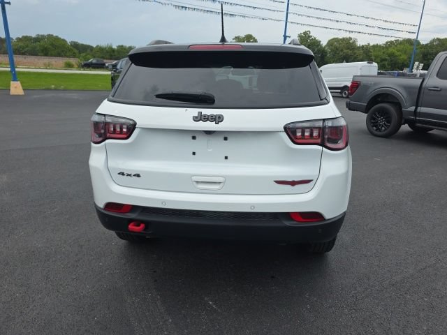 Used 2025 Jeep Compass Trailhawk AWD/4WD image 6