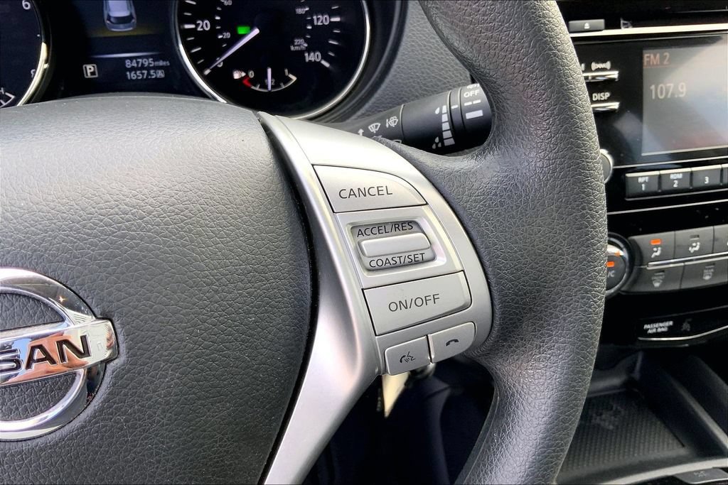Used 2016 Nissan Rogue S FWD image 12