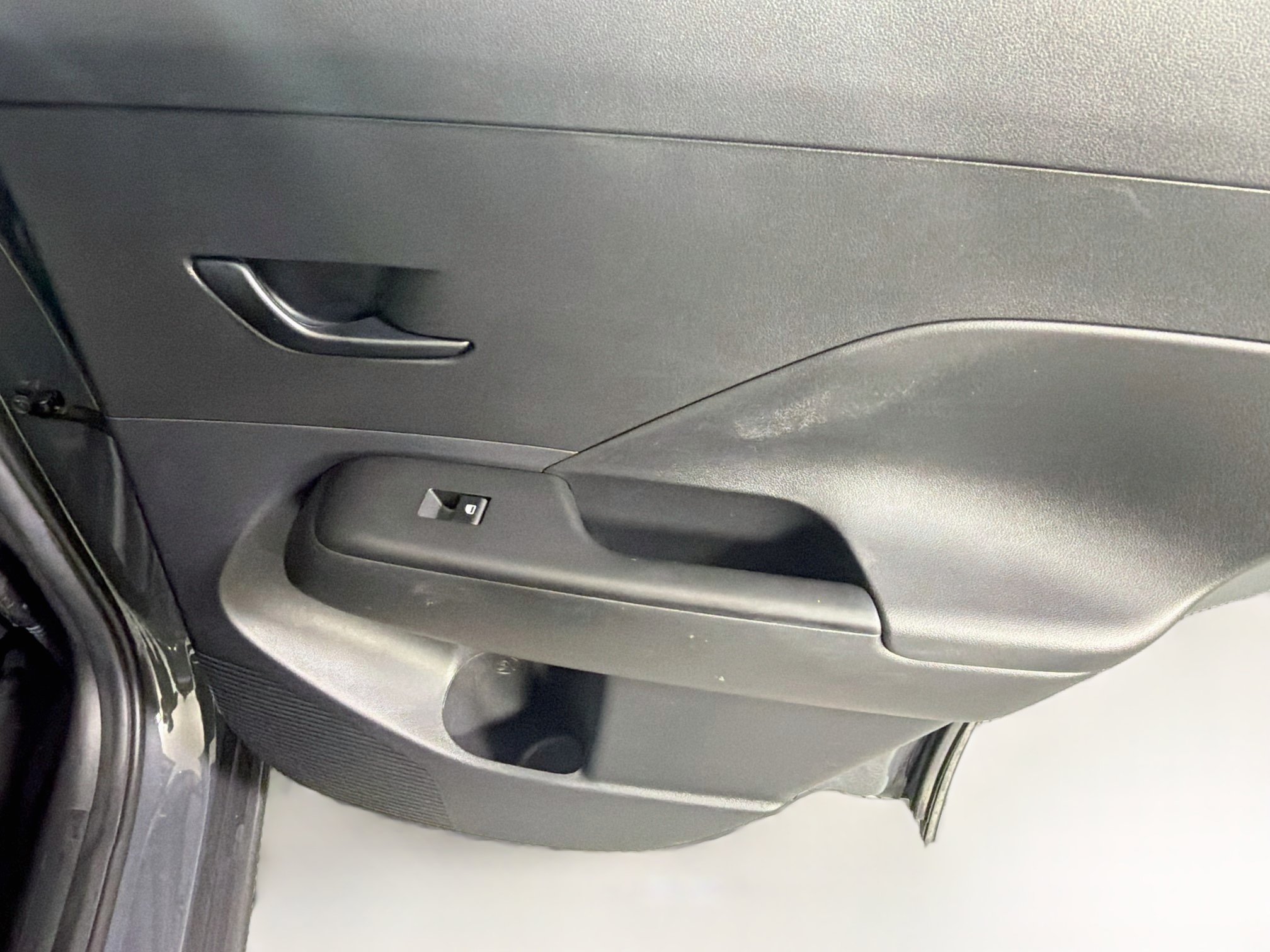 Used 2025 Hyundai Kona SEL FWD image 28