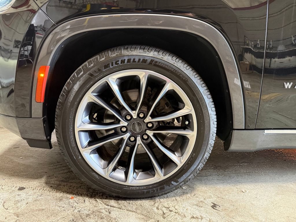 Certified 2022 Jeep Wagoneer Series III w/ Premium Group I AWD/4WD image 36