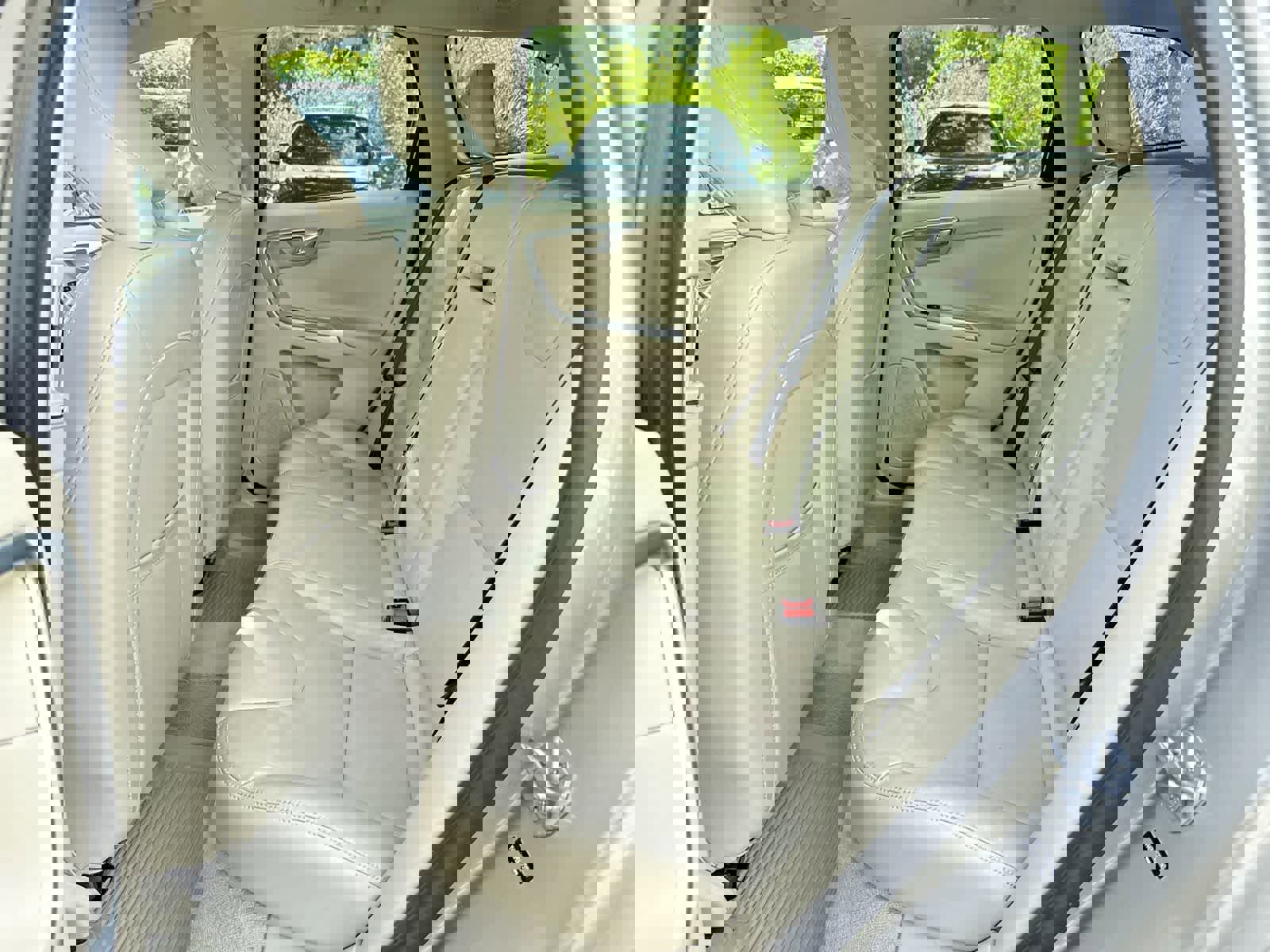 Used 2016 Volvo XC60 T6 FWD image 15