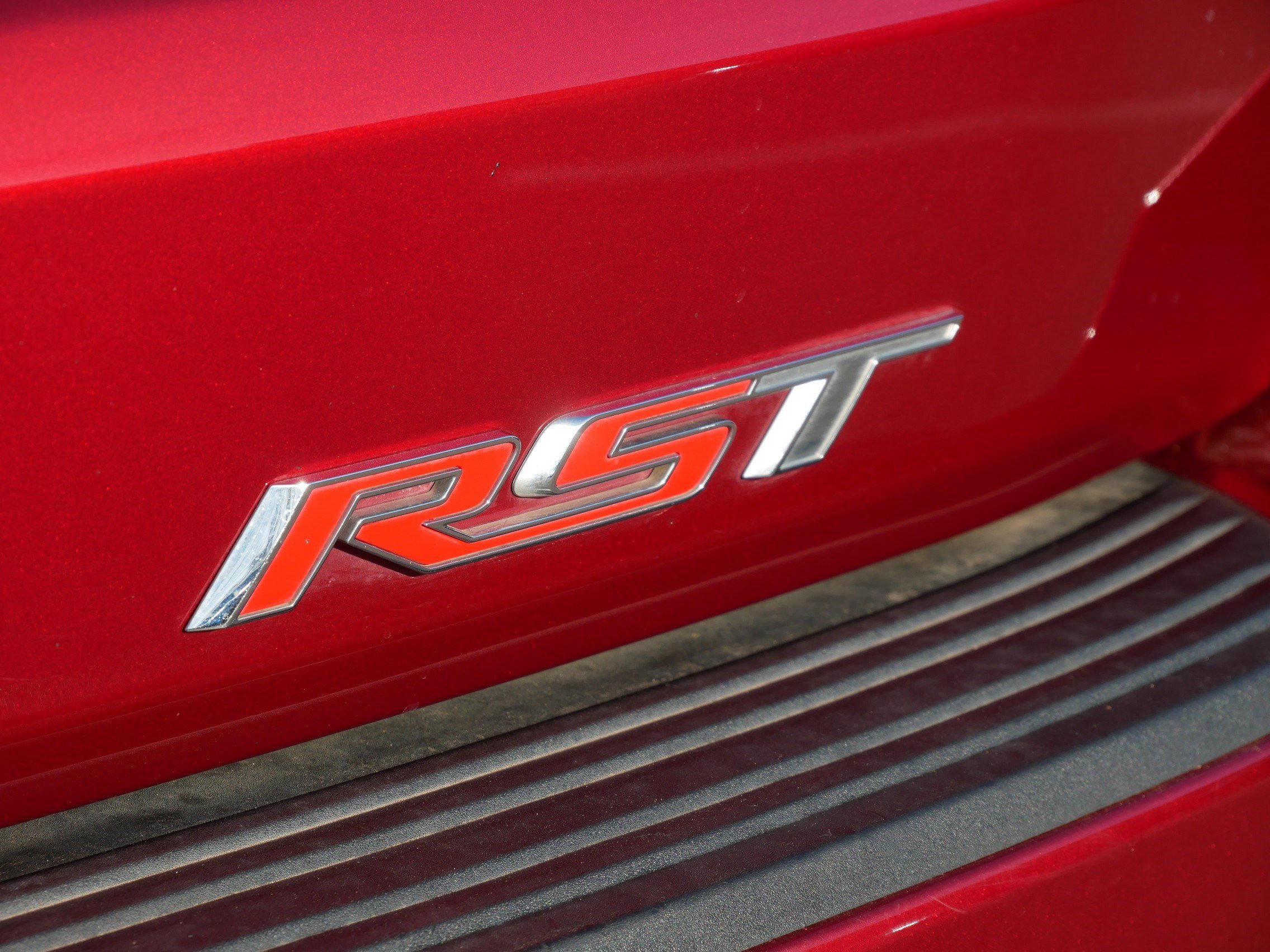 Used 2023 Chevrolet Suburban RST w/ Sport Performance Package image 13