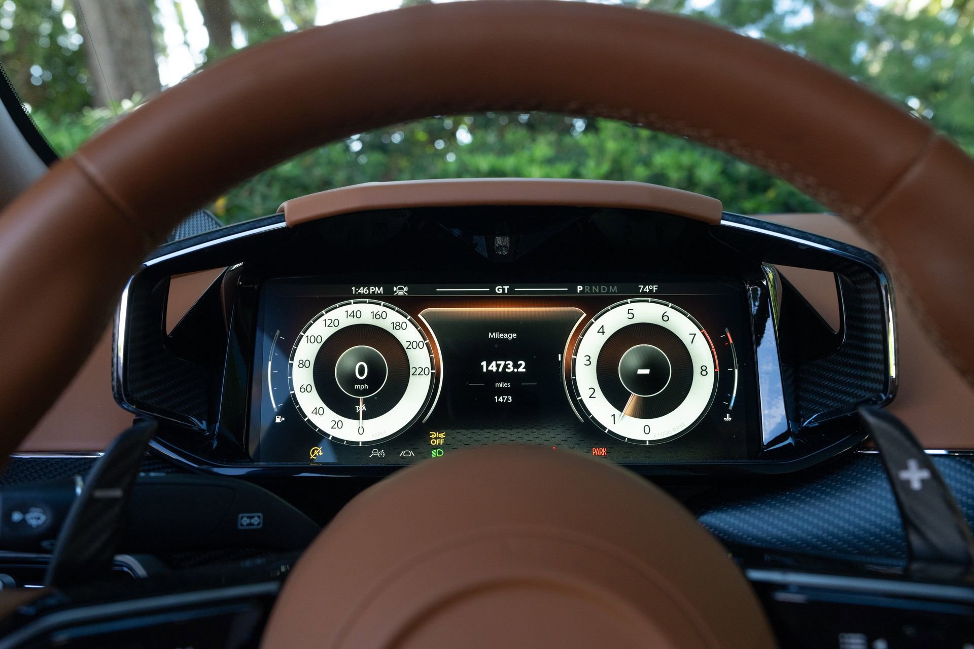 Used 2025 Aston Martin Vanquish RWD image 13