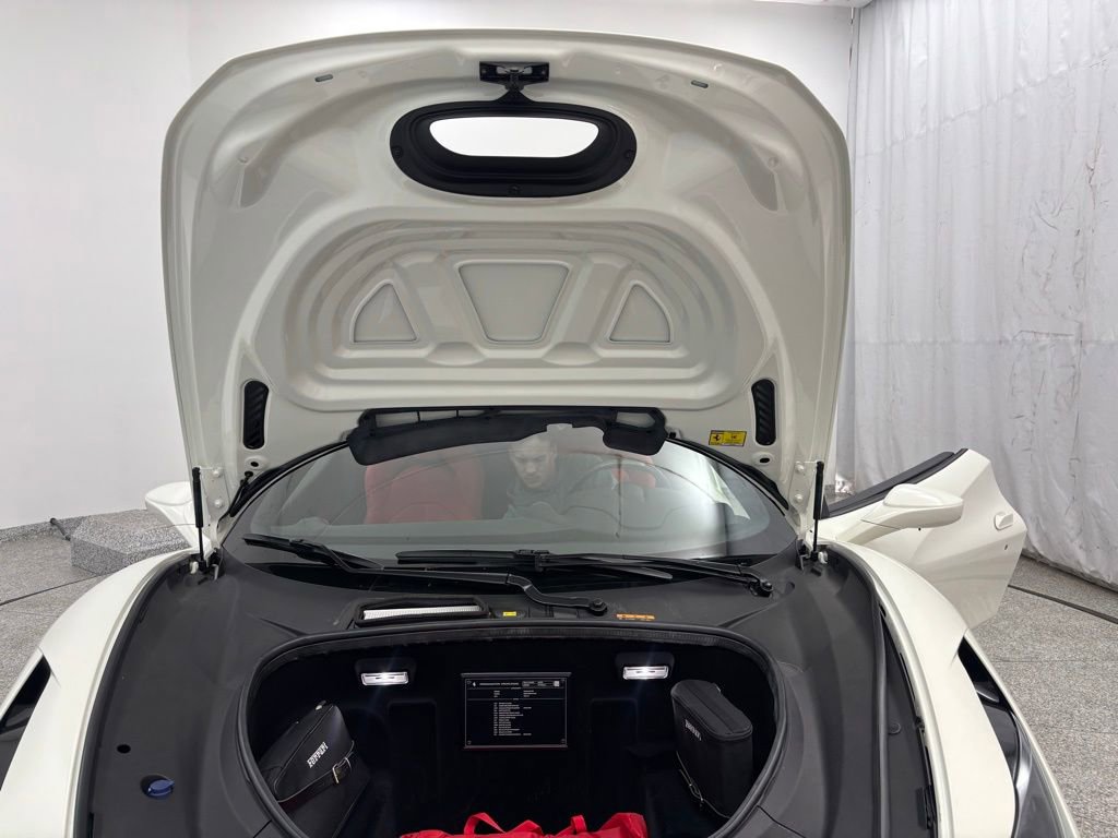 Used 2020 Ferrari F8 Tributo image 34