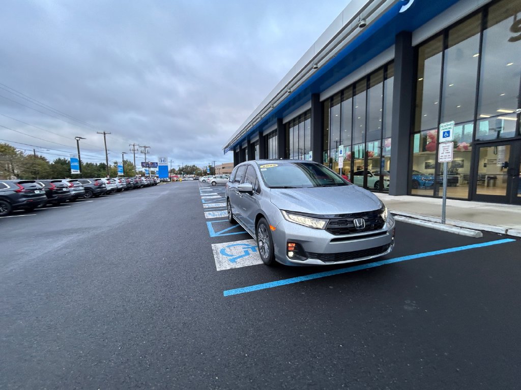 Certified 2025 Honda Odyssey Touring image 28