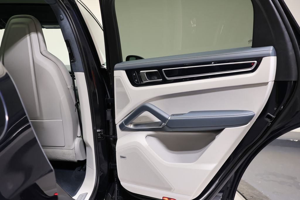 Certified 2023 Porsche Cayenne Turbo S image 46